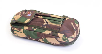 Three rod buzz bar bag in camo, closed